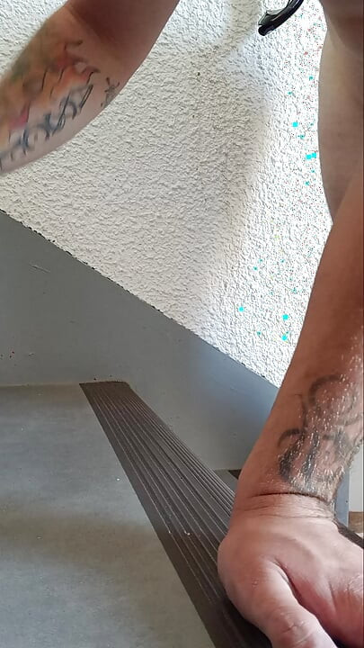 Table leg in the hole of the slope