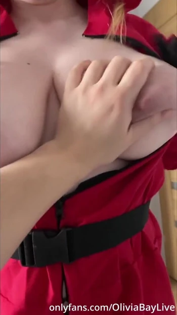 Emotional moment from "SQUID GAME - Stepsister want show me her boobs after watching series"