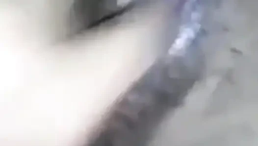 Mädchen im gelben kleid, nacktes video