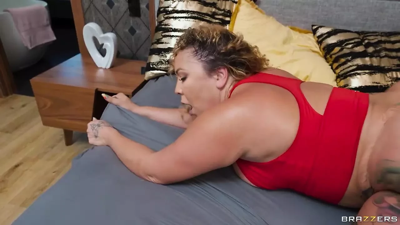 Ele gosta de bundas grandes Naomi Ryder, raven thick brazzers