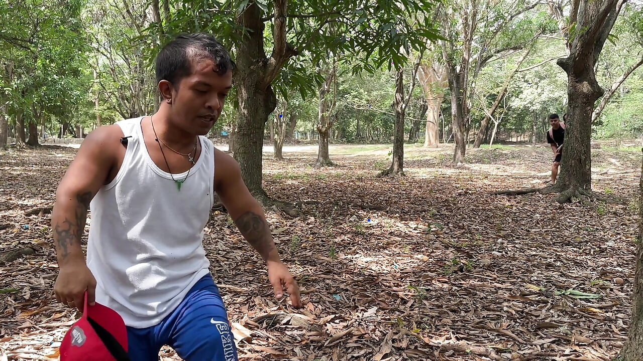 Стоны в лесу: Я видел пару, которая устроила жёсткую жизнь на улице, и мастурбировал во время записи