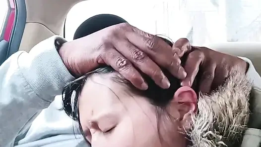 Азиатская уличная проститутка делает минет в машине - Рискованно у дороги, глубокая глотка и глотание и милфа