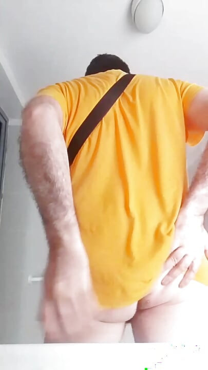 Cumshot in the cemetery toilet.🤦