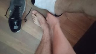 Luktande och svettiga fötter