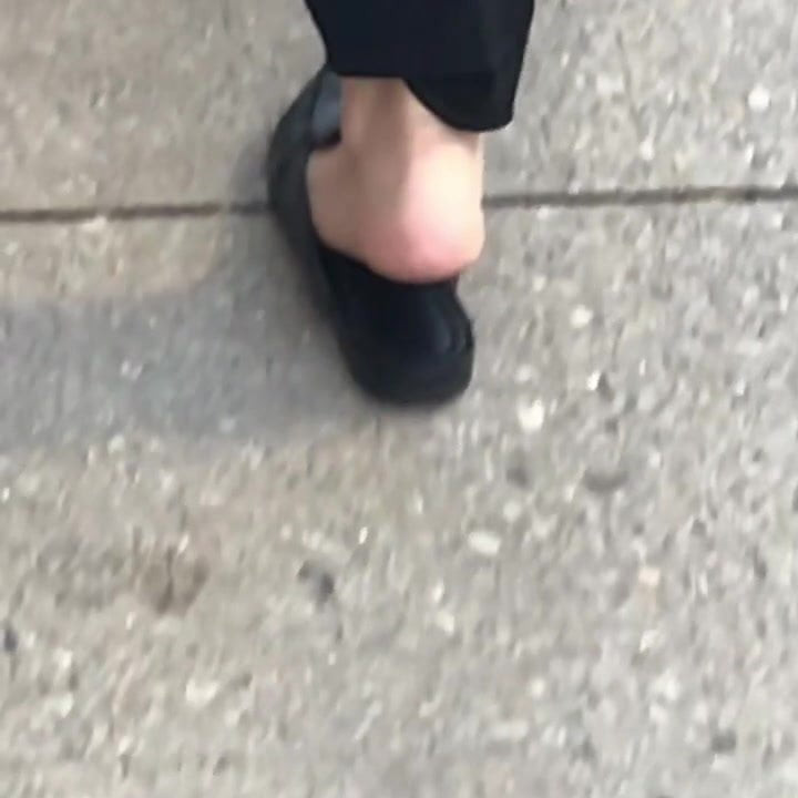 Ebony feet slo mo