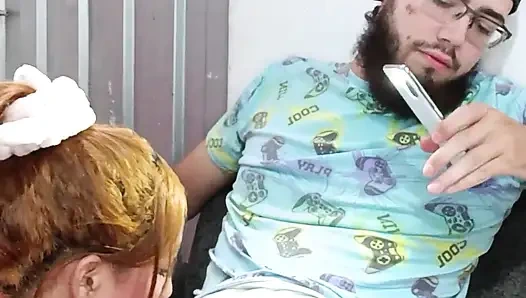 Сводный брат пользуется преимуществом иметь дома в одиночестве и наслаждаться вкусным трахом