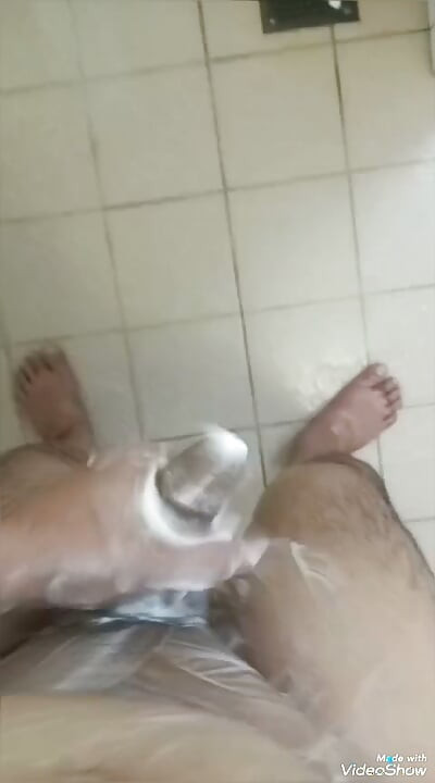 Mandi kontol, handjob penis