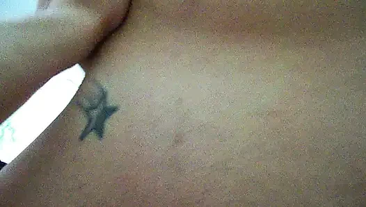 Третья и последняя часть этого откидного секс-видео, прыгнул обратно на вершину и скачу ему, мои большие сиськи в его лице, пока он не кончит в меня!