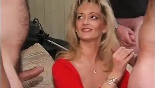 Kitty Foxx Gadis Penghangat