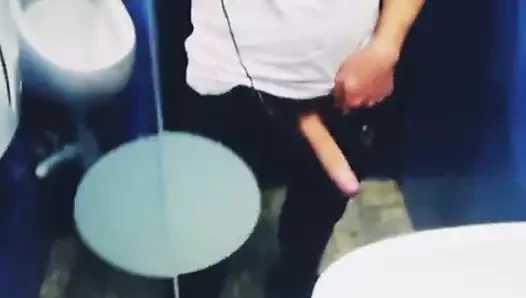 Öğle yemeğinde azgın hissetmek