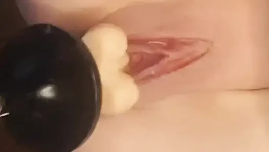 Memek dan pantatku dientot dari dekat sama mesin seksku