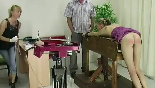 Holykeynes spanking maschine - arsch peitscht