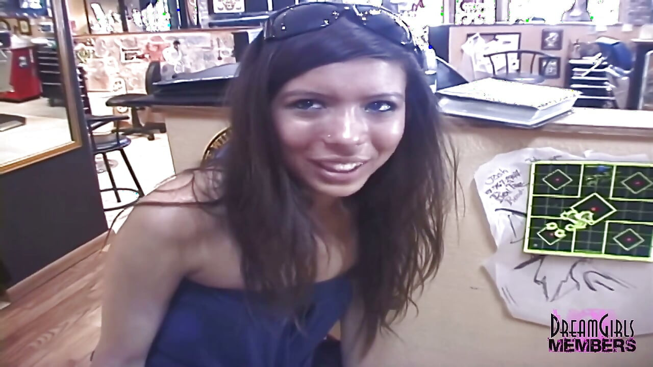Hete meiden krijgen dreamgirls getatoeëerd