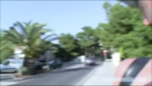 Büyük Göğüslü Kız Dışarıda Seks Seviyor