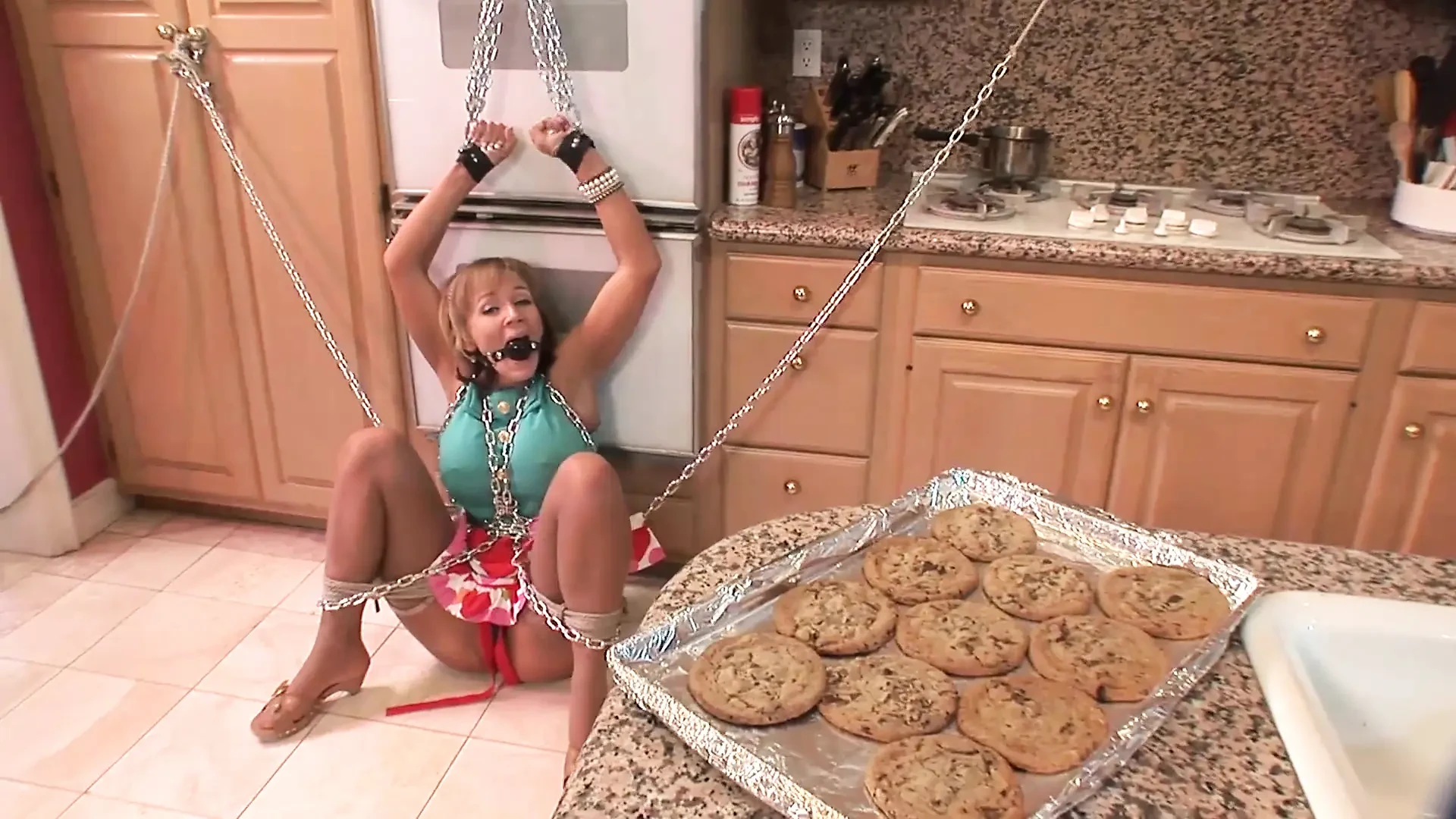 I tied my stepmother with chains and fucked her…