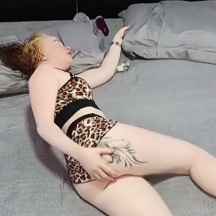 I Woke up My Husband Full of Lust and Made Him Suck Me Until I Came in His Mouth