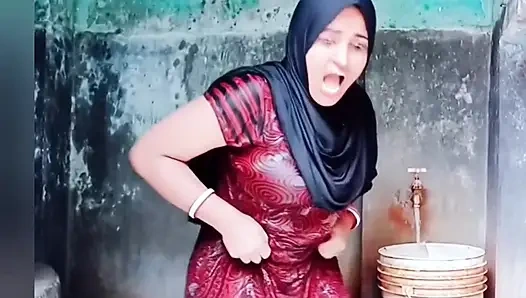 Video seks vital vital istri suami kamar mandi begumku