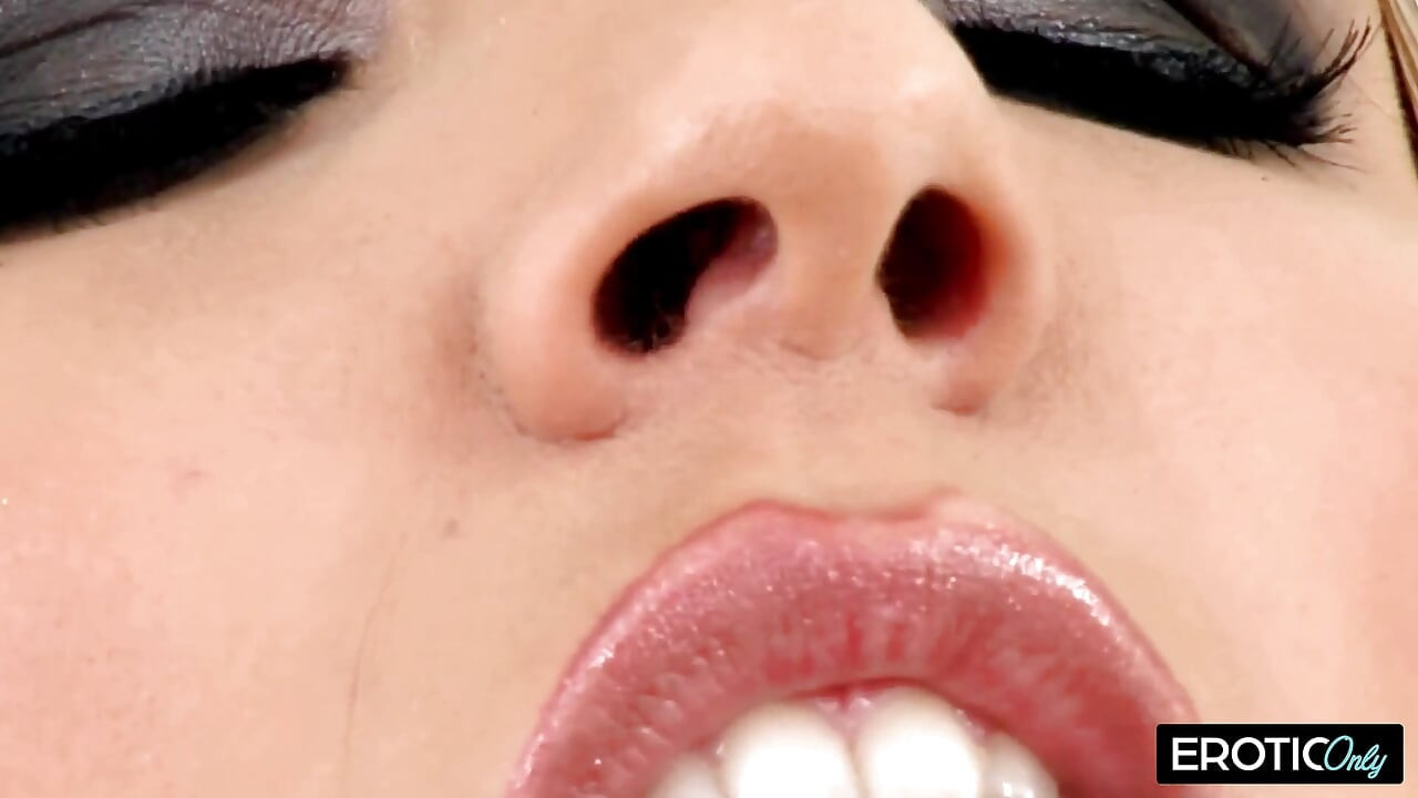 Blonde Spreads Wide with Speculum Then Double Dildos