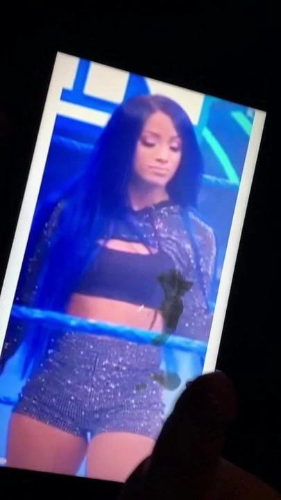 Sasha Banks goza em homenagem