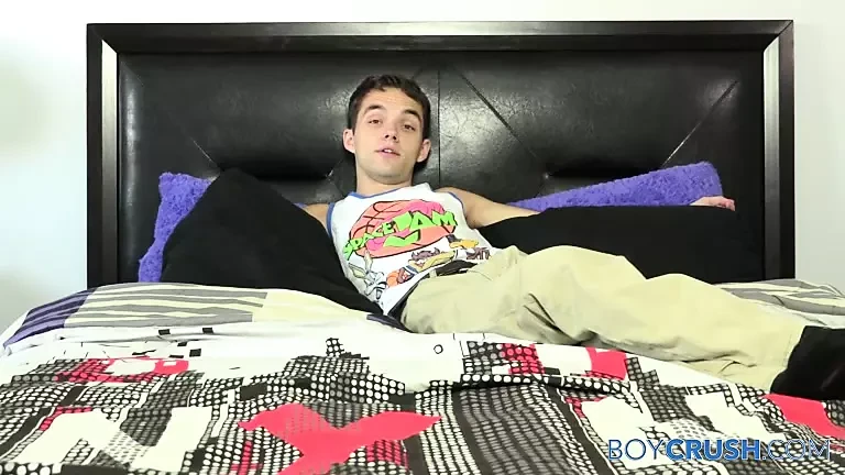 Slutty Marcus Rivers Loves Stretching His Little Pucker