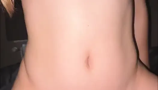 Kakak tiri menyembuhkan kayuku pagi-pagi