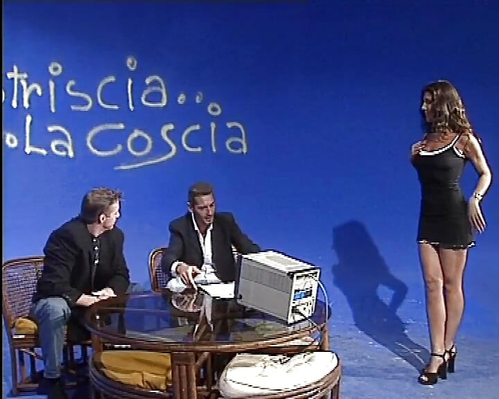 Striscia la coscia Sc 5 full threesome scene