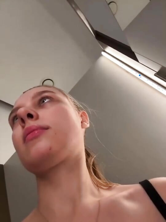 Jucielussie horny in changing room