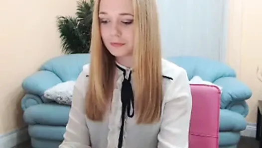 エレン18。非常に恥ずかしがり屋のウクライナのカムガール