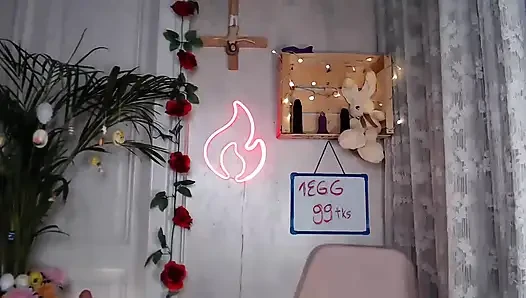 Große natürliche titten für Ostern gefärbt