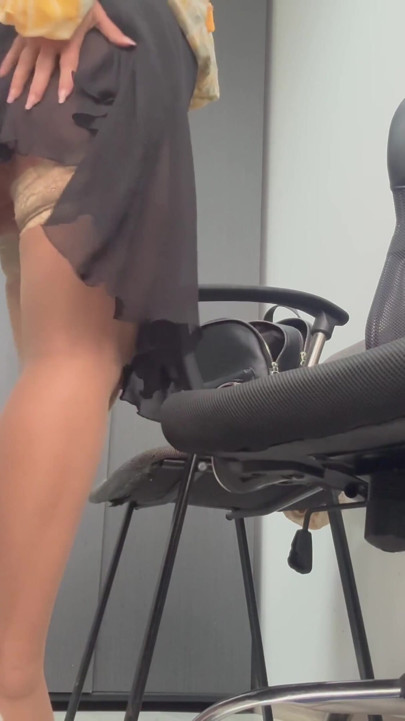 Sexy secretary dances lasciviously at the office and tells about her adventure with the Uber driver | Clip 1