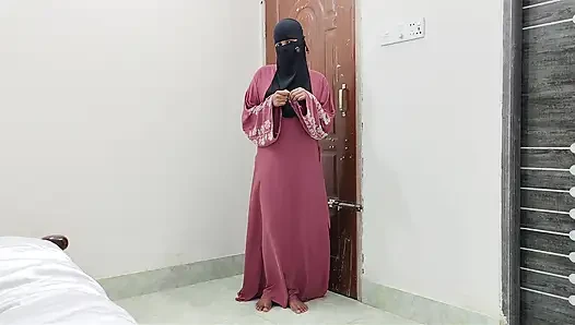 Tesettürlü utangaç kız otel odasında ilk kez sikişiyor gizli xxx