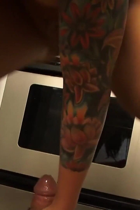 Mason ma swoją taśmę wideo chłopaka z akcją POV rucha się w kuchni