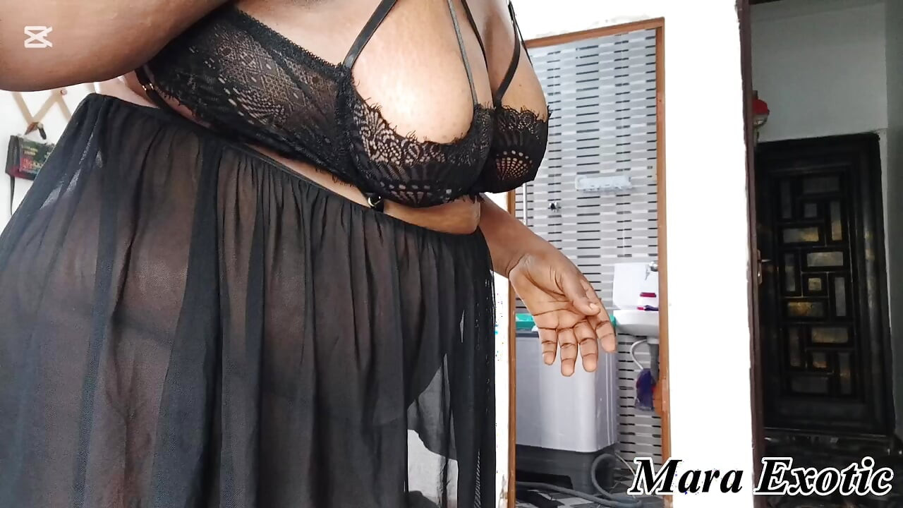 İri güzel kadın model Mara Exotic'in 1 saatlik çamaşır günü titreşimleri: reggae mix, taze giysiler ve iyi enerji.