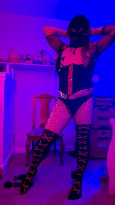 Solo spelende TheXD heeft nieuwe outfits nodig, en ik krijg wat! Bedankt.