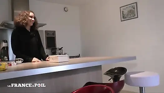 Küçük memeli azgın Arap sürtük üçlü grup sekste anal sikiliyor