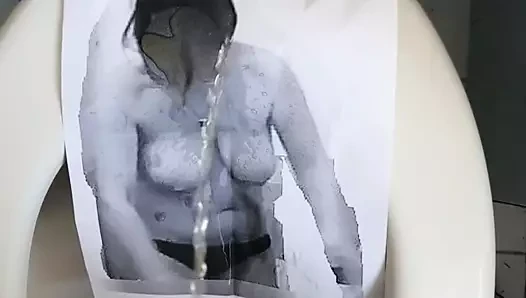Mia moglie pisciata e poi sborrata...