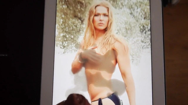 Cum on Ronda Rousey - october 2015