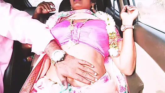 Индийский секс в машине, розовая Сари Бхабхи пытается трахаться с пареньком-другом. Телугу Фирти говорит.