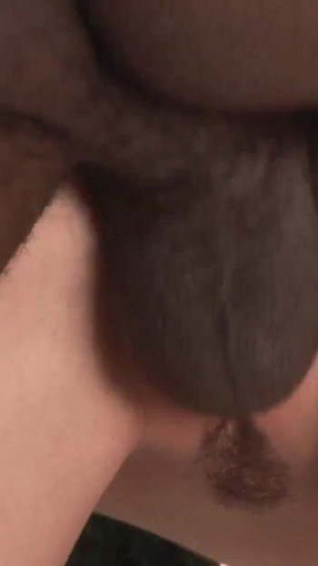 Key moment from "Brunette teen 22 Jahre fickt BBC am Pool und wird vielleicht erwischt"