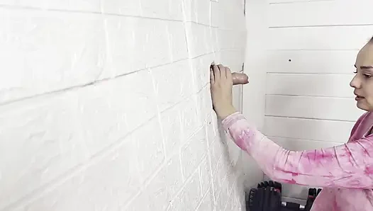 Şan deliği - tatlılık eriyip zevkini gizlemiyor.