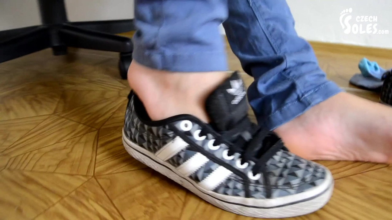 Regina's socks worship POV