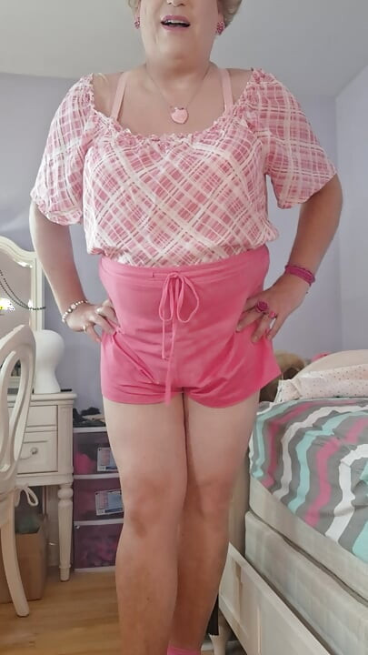 Soft plump mature sissy waits for hot young lover!