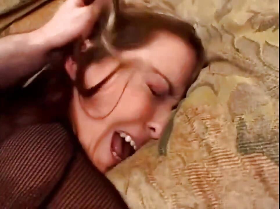一个狂野荡妇的疯狂肛交