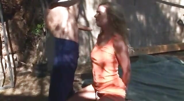 Blonde tiener anale straf.