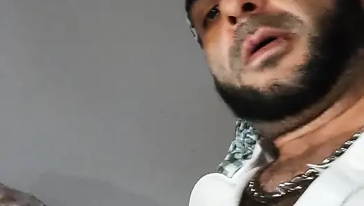 Afgan gibi giyinmiş kirli çöpçü kardeş, kirli yarrağıyla oynuyor