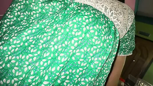 Arap üvey anne üvey oğluyla seks yaptıktan sonra tuvalete işiyor