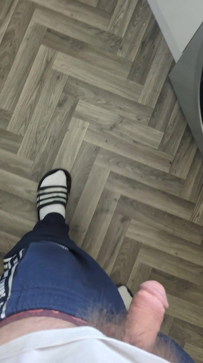 Sama kod kuće