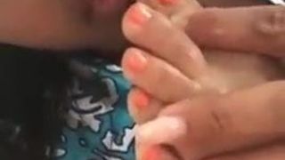 Chupa mis dedos de los pies