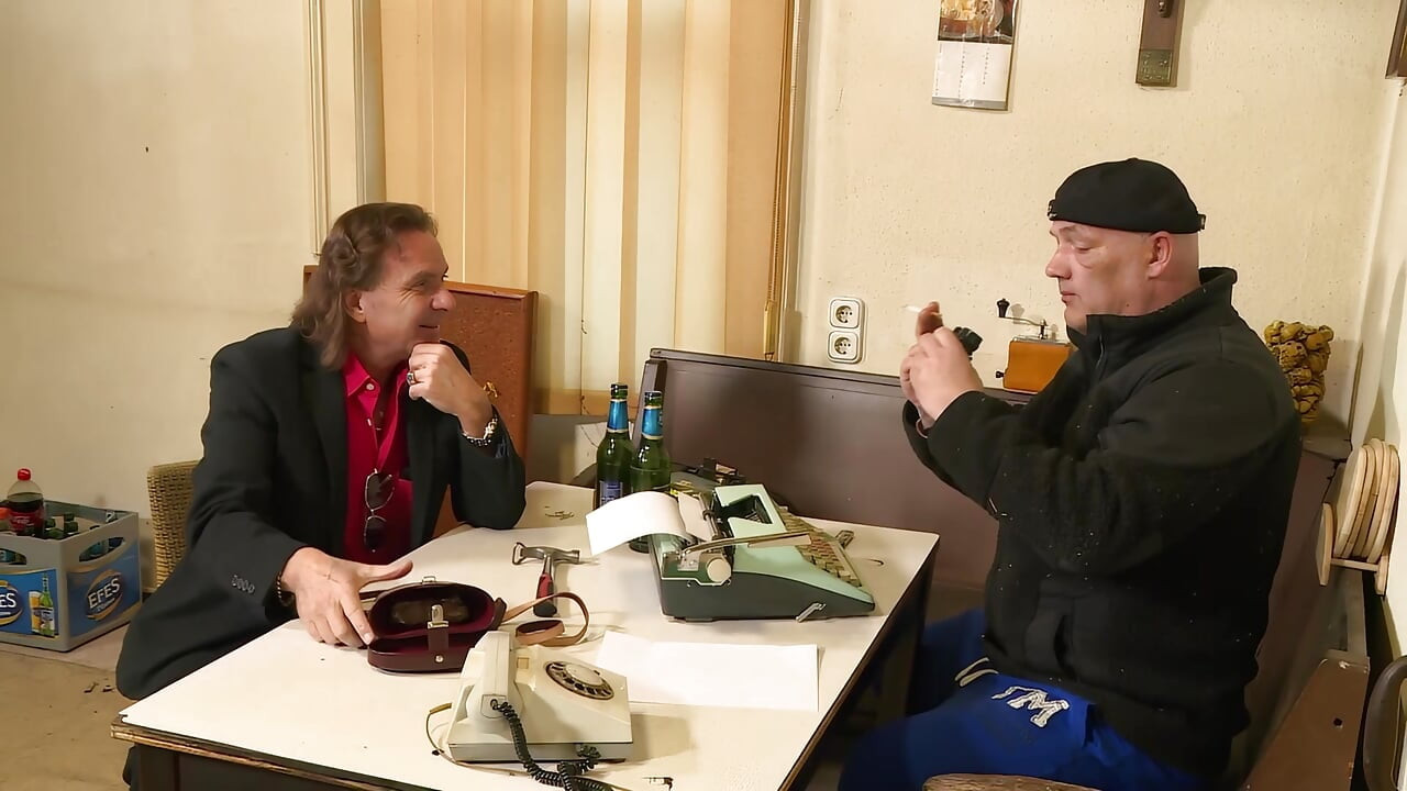 Janitor Kowalski Pounds Gagici fierbinți hardcore