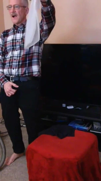 Epic moment from "113)  Daddy Jerks on 17" Balloon after Popping 36" and Cutting 24" Balloons"